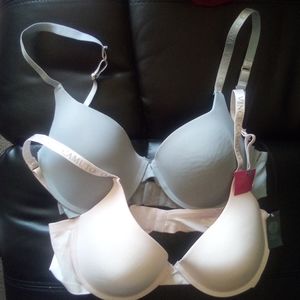 REDUCED 20% ⏬⏬⏬Vince Camuto 2 Piece Bra Set